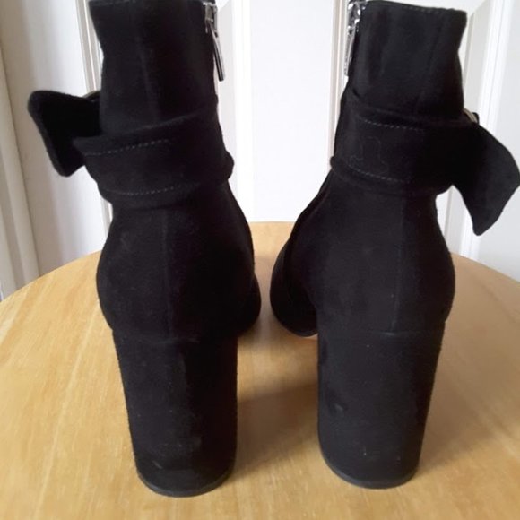 Gianvito Rossi Black Suede Belted Ankle Bootie - Picture 5 of 7